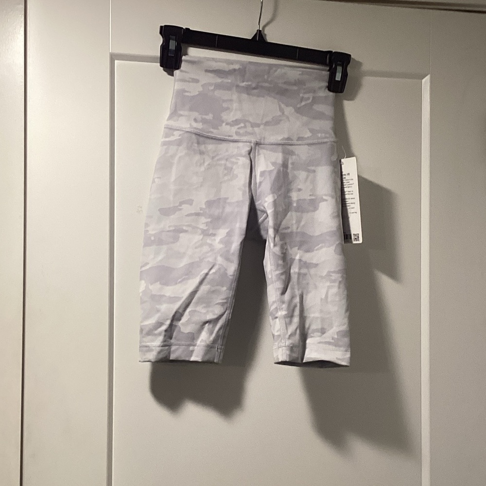 NWT Lululemon Size 2 Wunder Under HR Short 10”